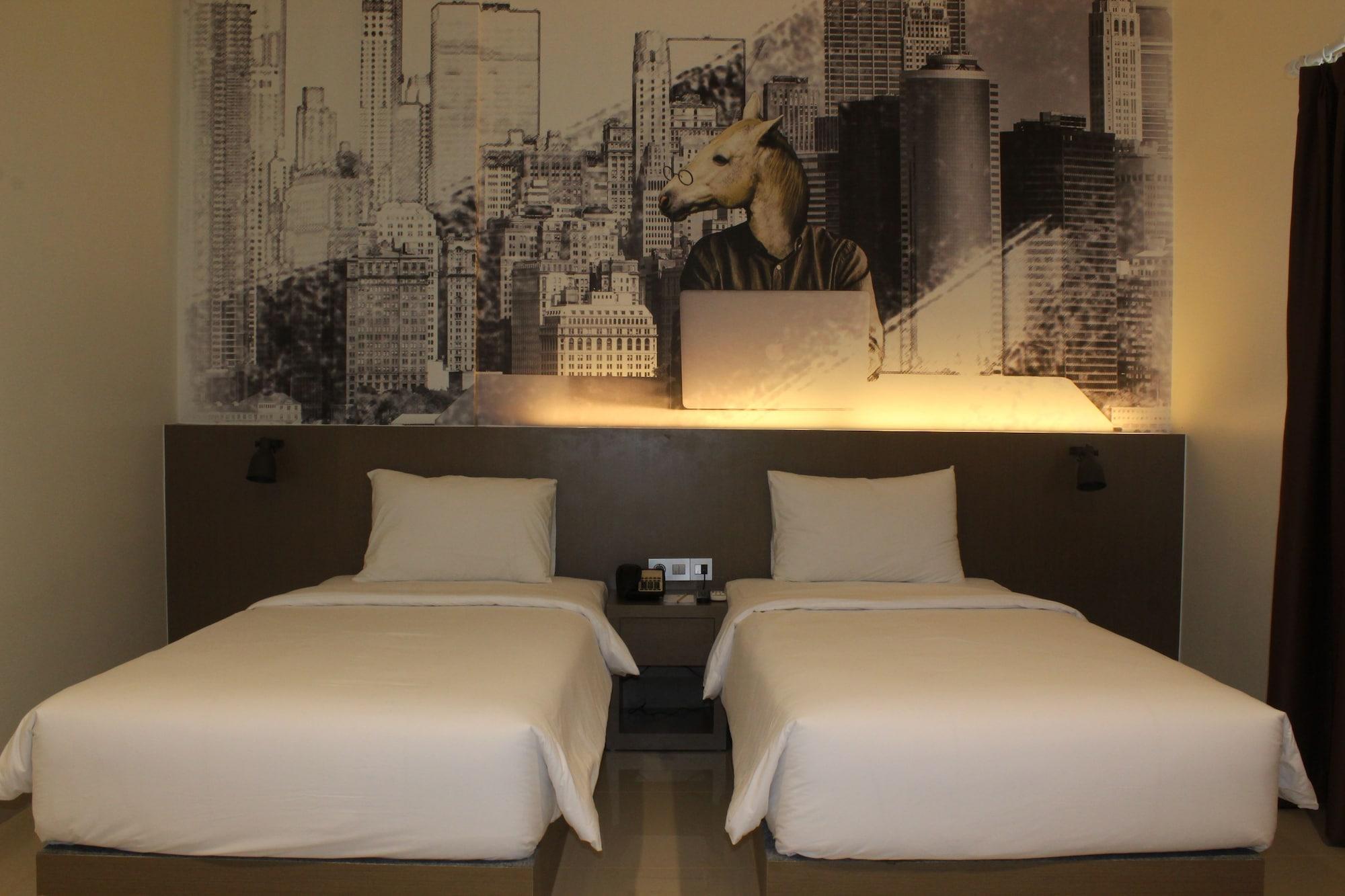 Opi Indah Hotel Palembang Exterior foto