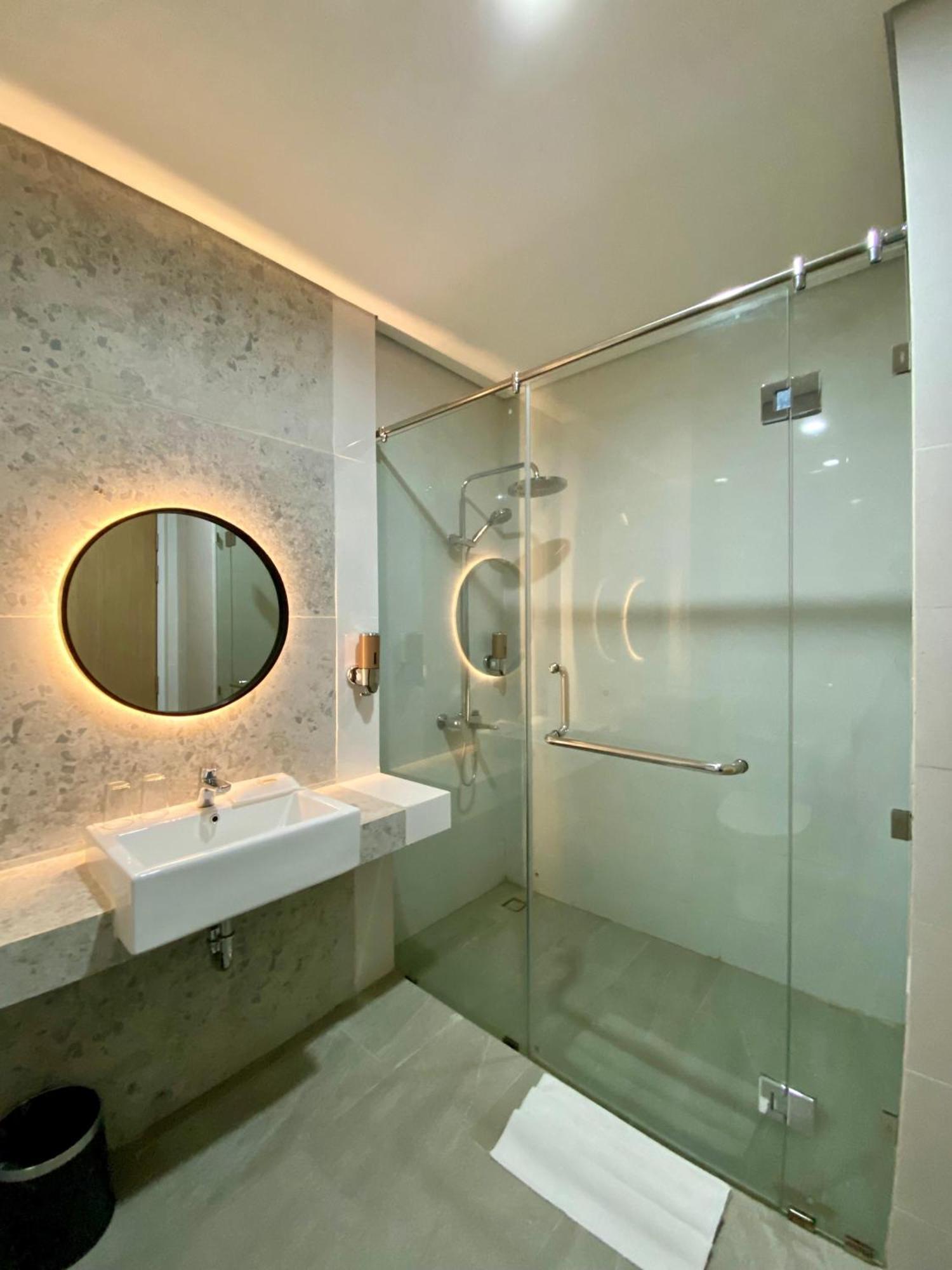 Opi Indah Hotel Palembang Exterior foto