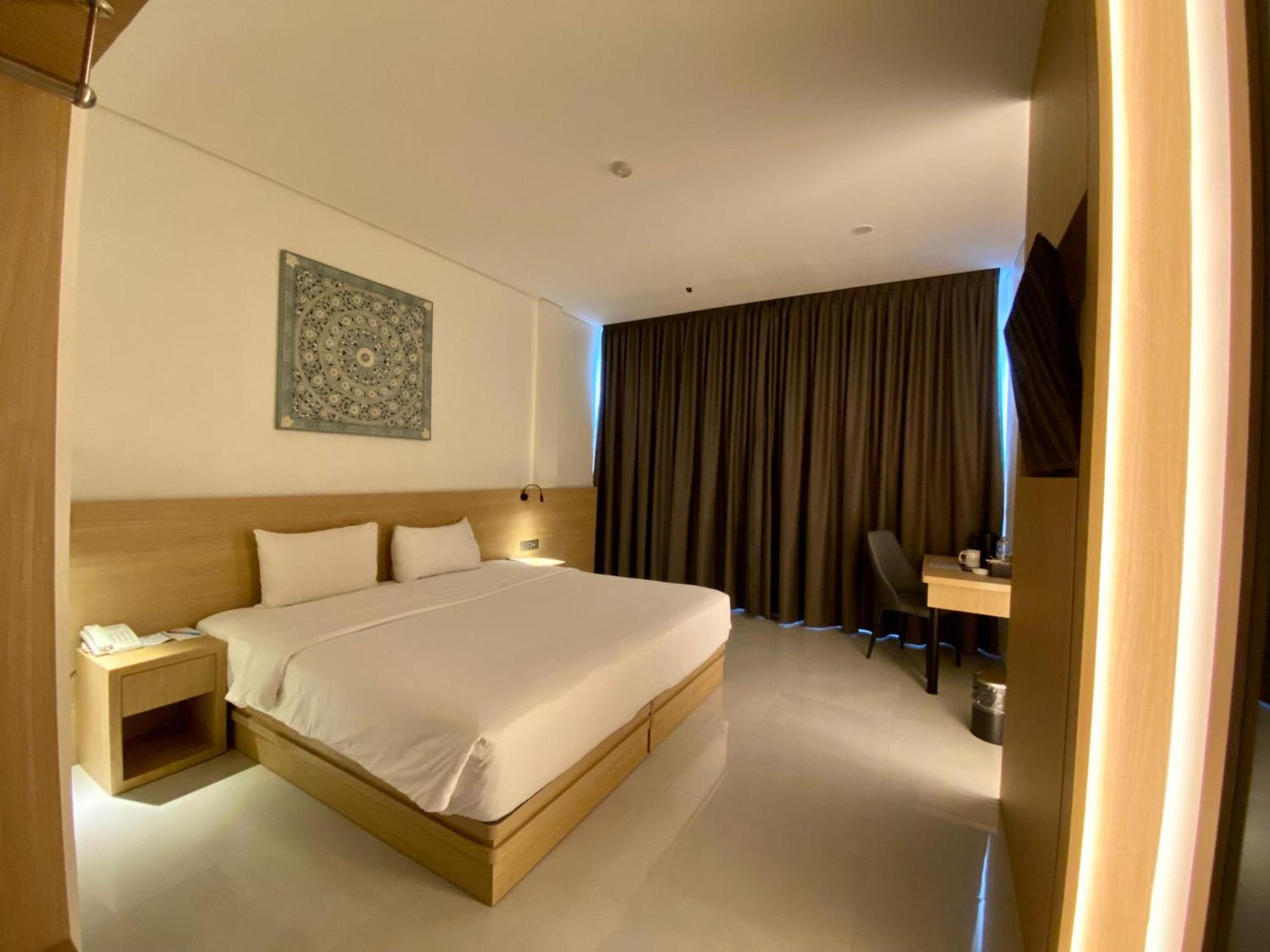Opi Indah Hotel Palembang Exterior foto