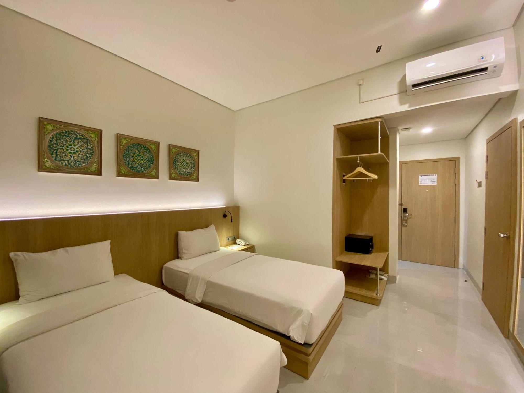 Opi Indah Hotel Palembang Exterior foto
