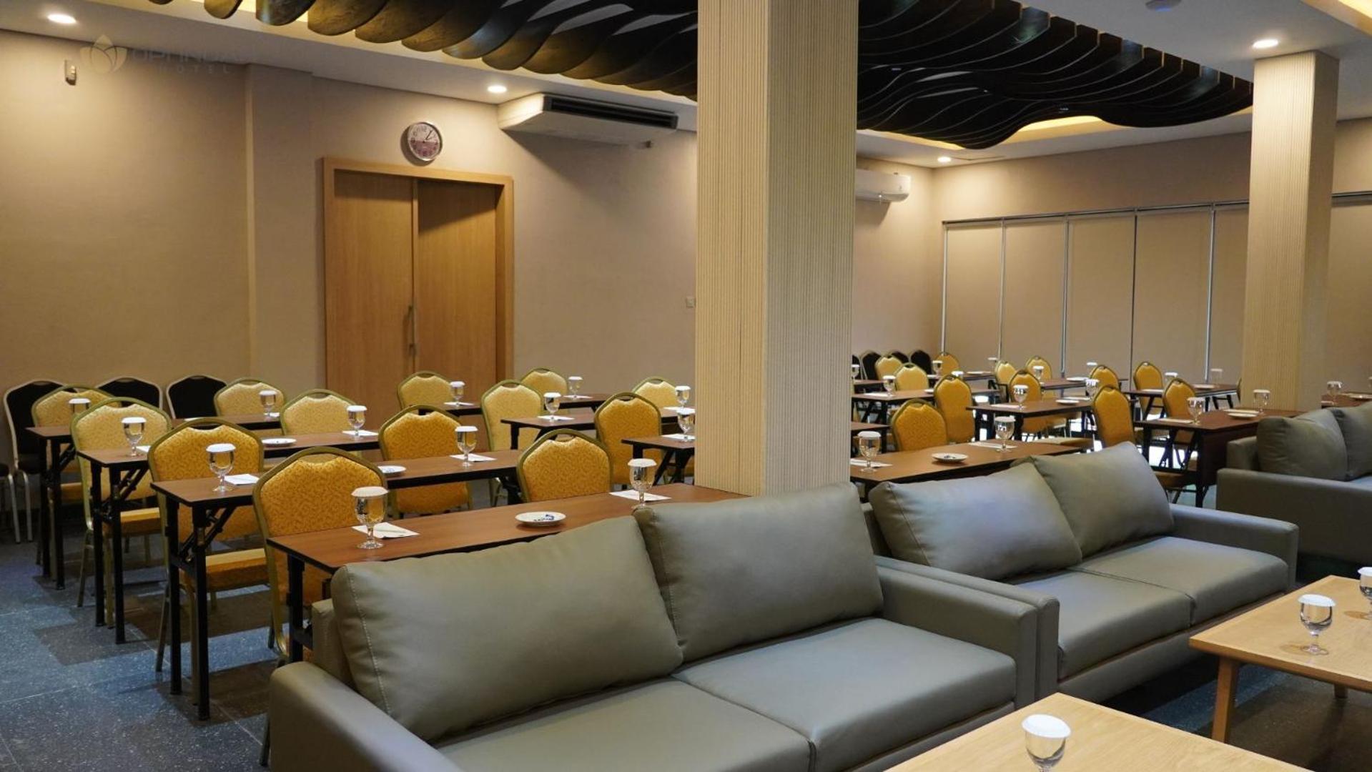 Opi Indah Hotel Palembang Exterior foto
